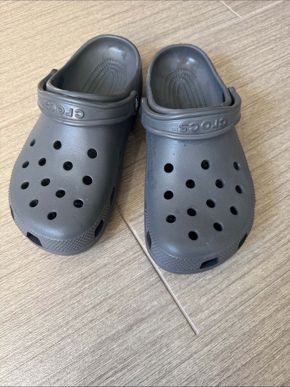 CROCS Classic Clog in Charcoal